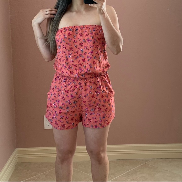 LEAH Strapless Short Romper - Picture 3 of 4